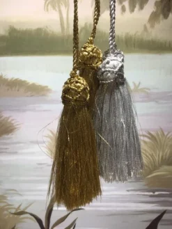 escape Christmas Tassel